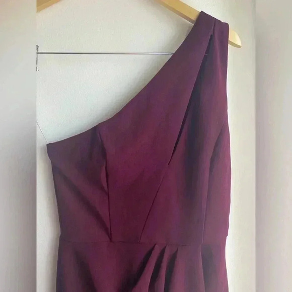 NWT Enchanting Essence Burgundy One-Shoulder Cutout Tulip Mini Dress Size Small - Picture 12 of 15